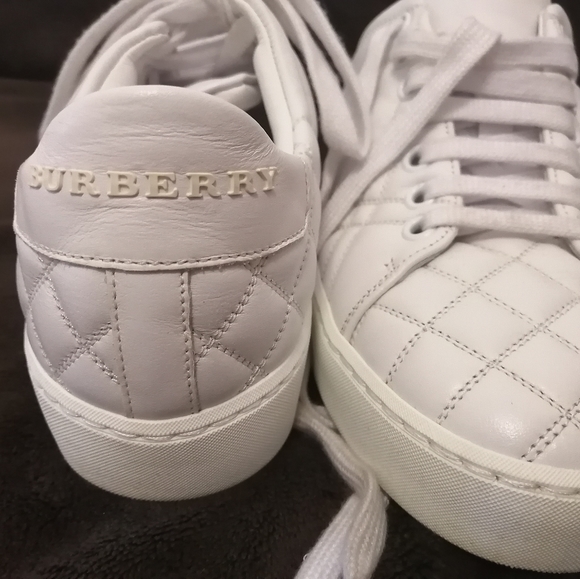 Burberry - Picture 10 of 10